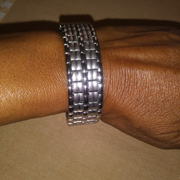 💜💜FINAL SALE!! FINAL💜💜 Stainless Steel Bangle - Picture 4 of 6